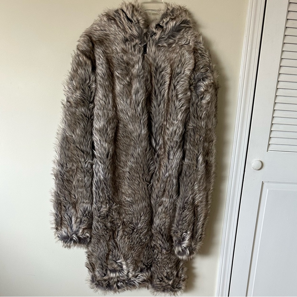 Urbancode Faux Fur Hooded Jacket (L)